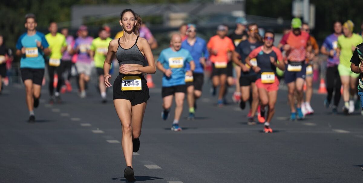 Lady Marathon Runner 2380551639 aspect ratio 790 400