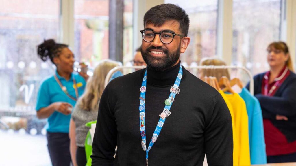 Volunteer Child 508387760 aspect ratio 288 195