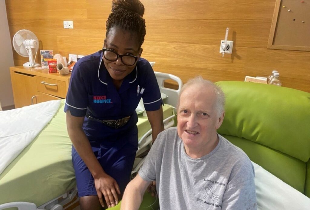 Nurse with adult patient 2 aspect ratio 288 195