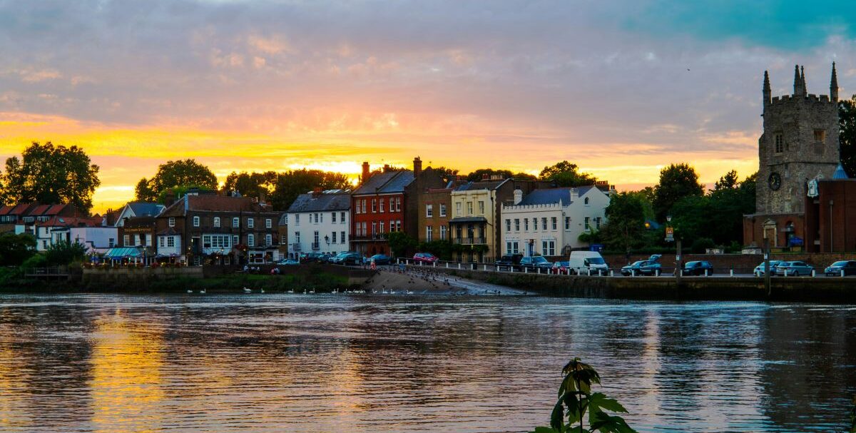 Thames Path Ultra Challenge aspect ratio 790 400
