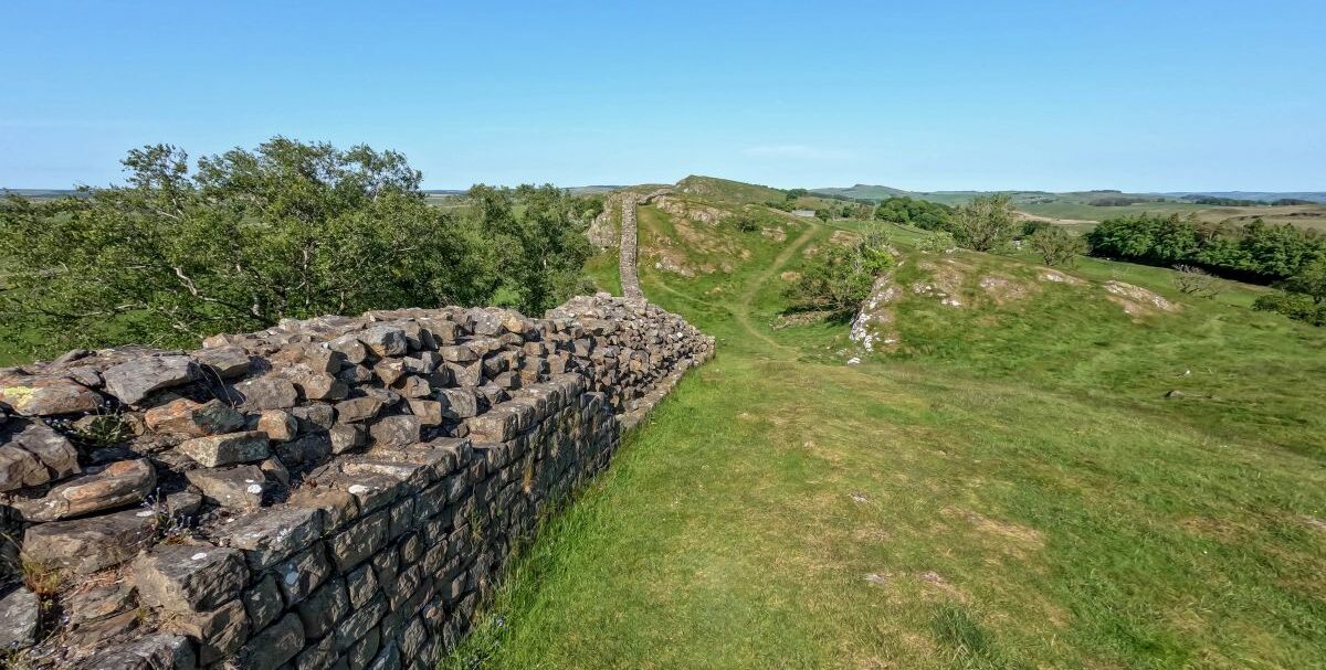 Hadrians Wall Trek aspect ratio 790 400