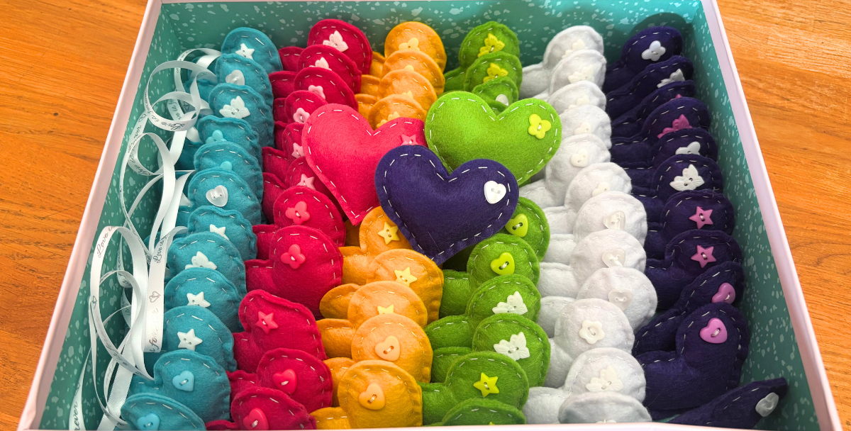 Knitted Hearts aspect ratio 790 400